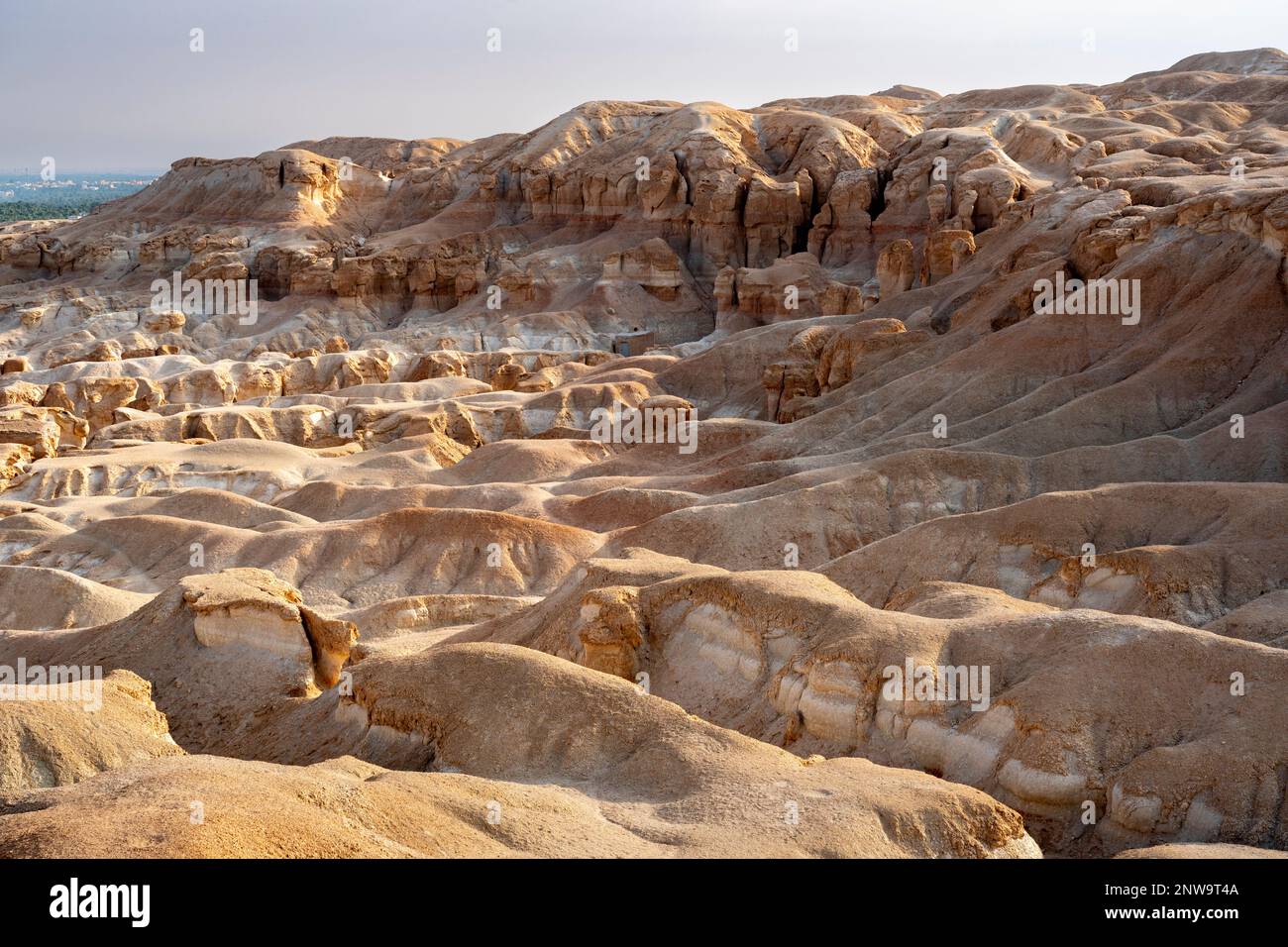 Al Qarah Mountain, luogo bello e storico per visitare e fare un trekking, Arabia Saudita, 19 gennaio 2022. (Foto CTK/Ondrej Zaruba) Foto Stock