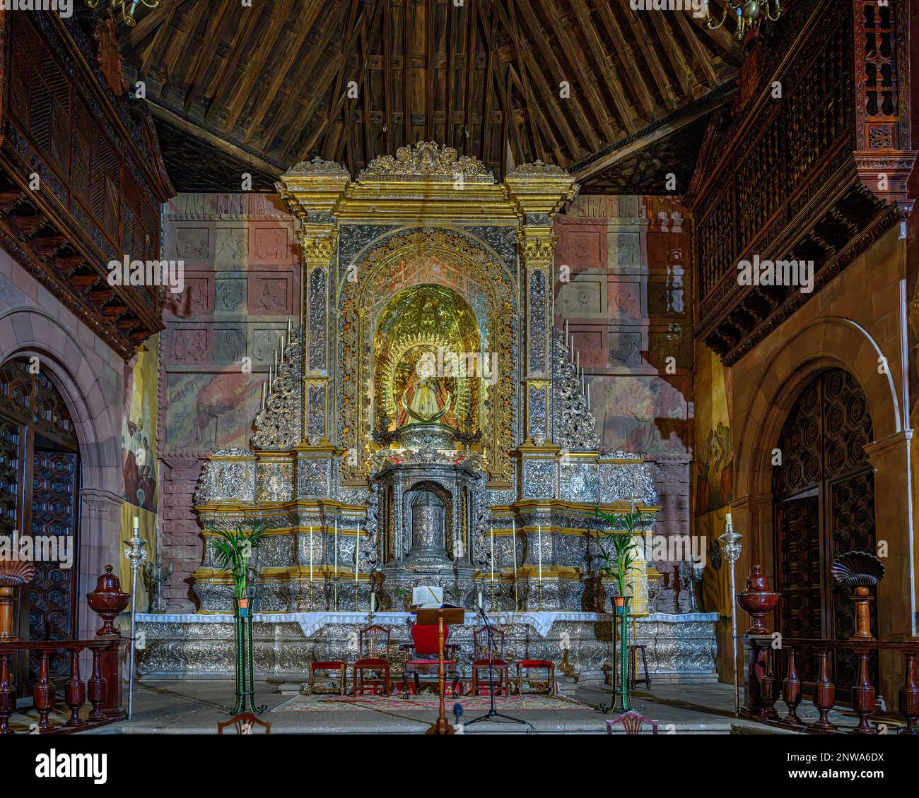 Altare maggiore della Madonna del Rosario nella Chiesa di Santo Domingo de Guzman a la Laguna, Tenerife Foto Stock