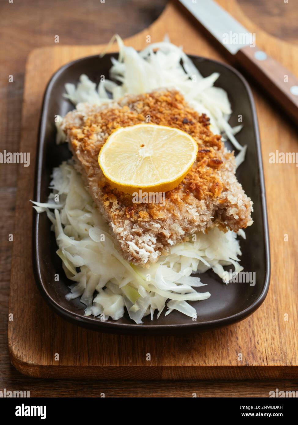 Vegan TVP Schnitzels su cavolo Foto Stock