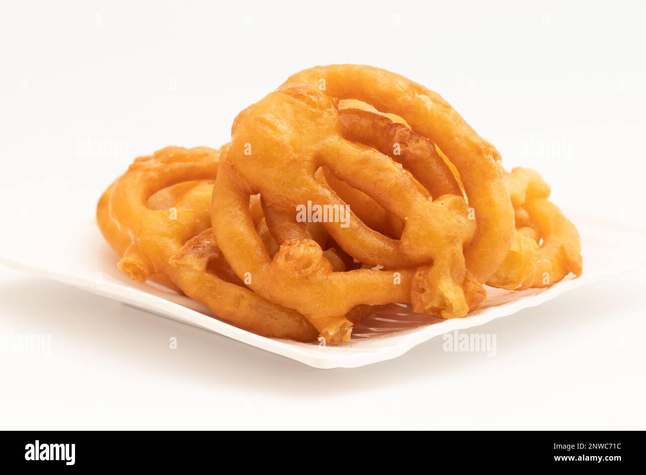 Jaleba indiano di vecchia Delhi o Indore sono Jalebi grande di grande taglia anche chiamato Jilapi, Jilebi, Jilipi, Zulbia, Jerry, Zalebi, Mushabak è un indiano Mithai Fr Foto Stock