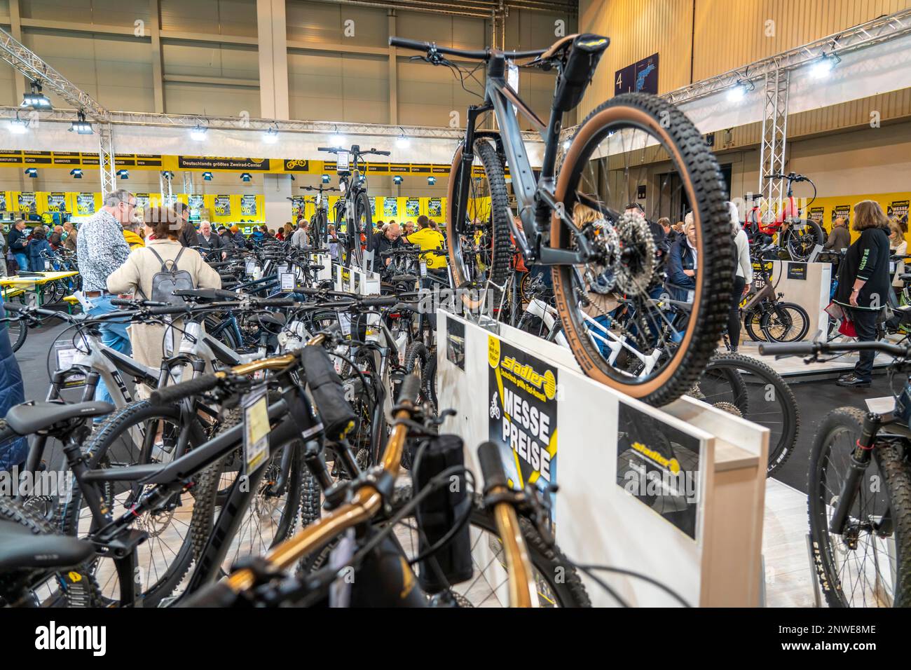 Fahrrad Essen, fiera pubblica nelle sale di Messe Essen, rivenditori e produttori mostrano tutto su biciclette, e-bike, accessori, NRW, Germania, Foto Stock