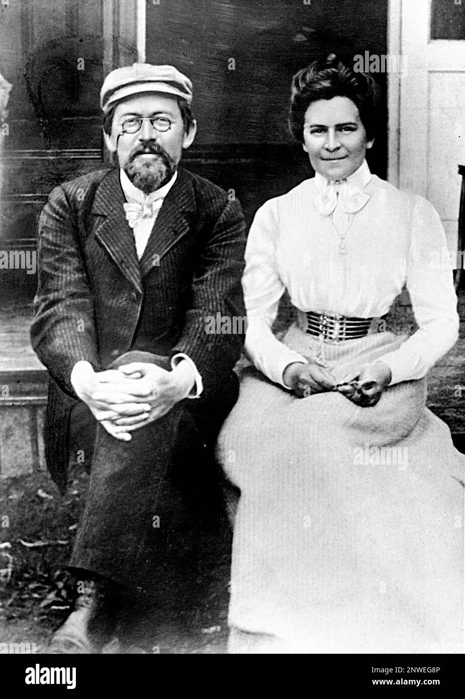 Anton Pavlovich Chekhov (1860 – 1904) scrittrice teatrale russa, Chekhov e moglie Olga, 1901 anni, in luna di miele Olga Leonardovna Knipper-Chekhova (1868 – 1959) attrice di scena russa e sovietica e sposò Anton Chekhov. Foto Stock