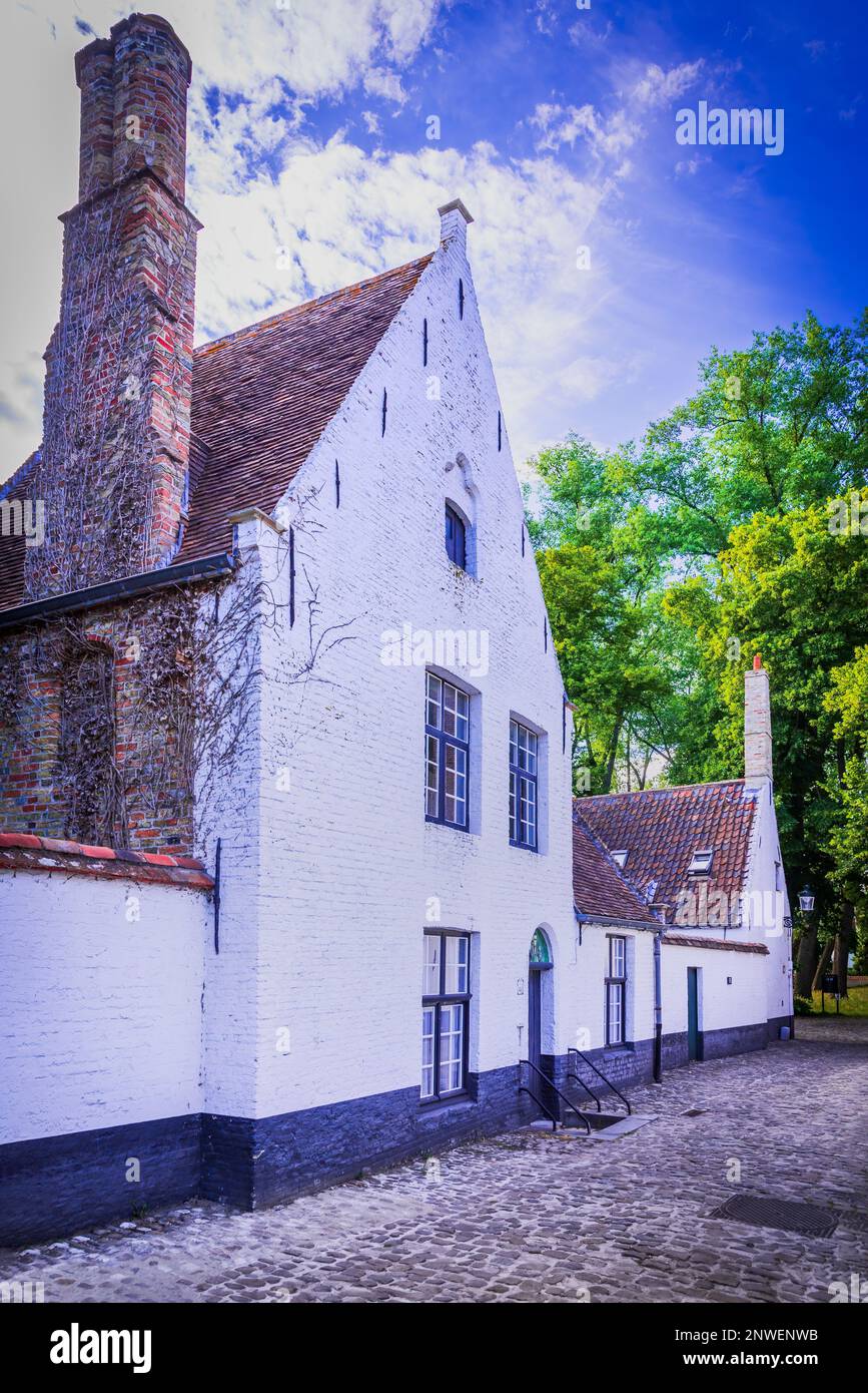 Bruges, le strade acciottolate medievali del Belgio. Questa pittoresca città vanta una splendida architettura e una ricca storia culturale, nelle Fiandre Occidentali. Foto Stock