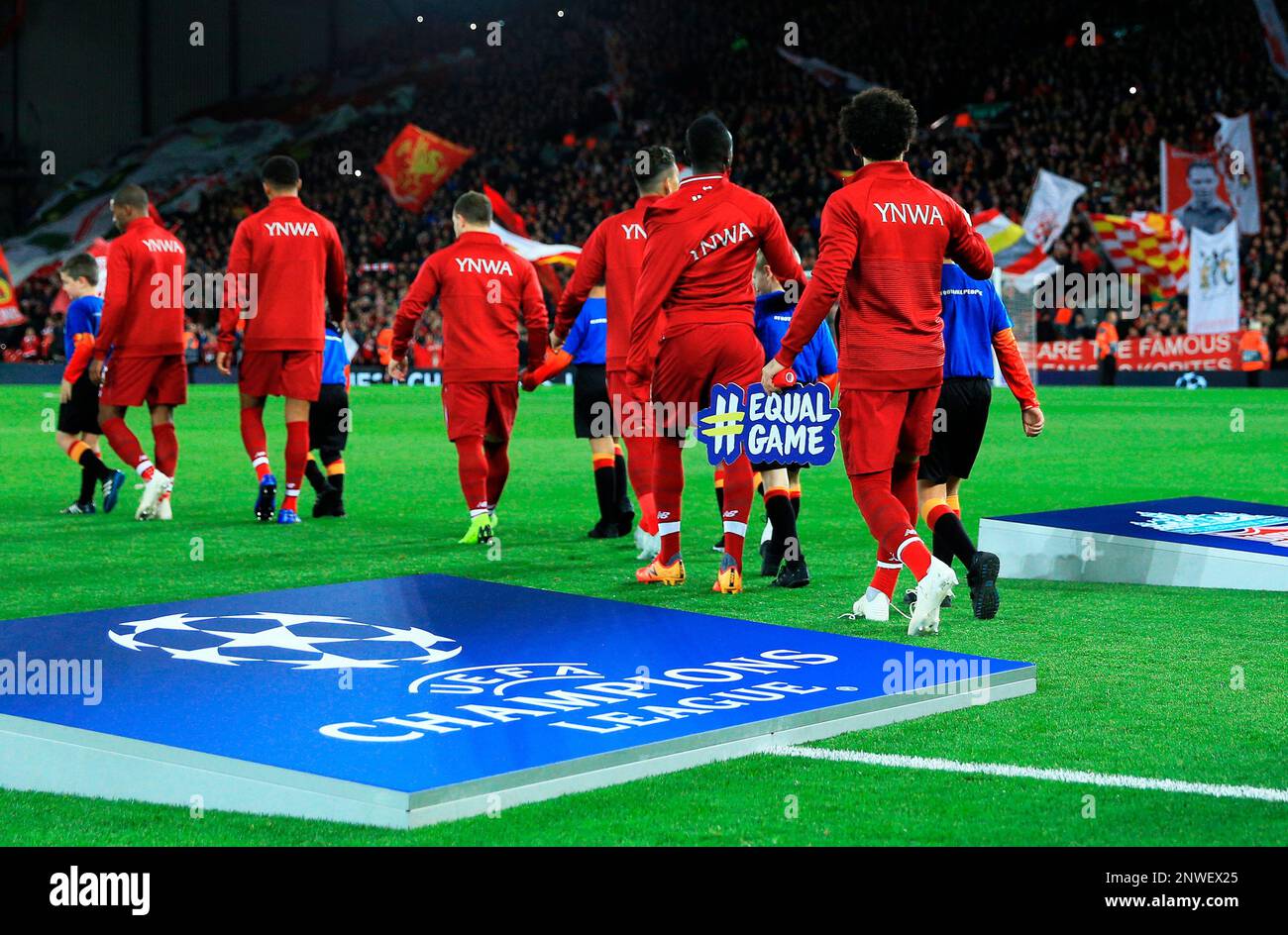 October 24, 2018 - Liverpool, United Kingdom - Liverpool''s Mohamed Salah walks out carrying an Equal Game sign during the UEFA Champions League match at Anfield Stadium, Liverpool. Picture date 24th October 2018. Picture credit should read: Matt McNulty/Sportimage(Credit Image: © Matt Mcnulty/CSM via ZUMA Wire) (Cal Sport Media via AP Images) Foto Stock