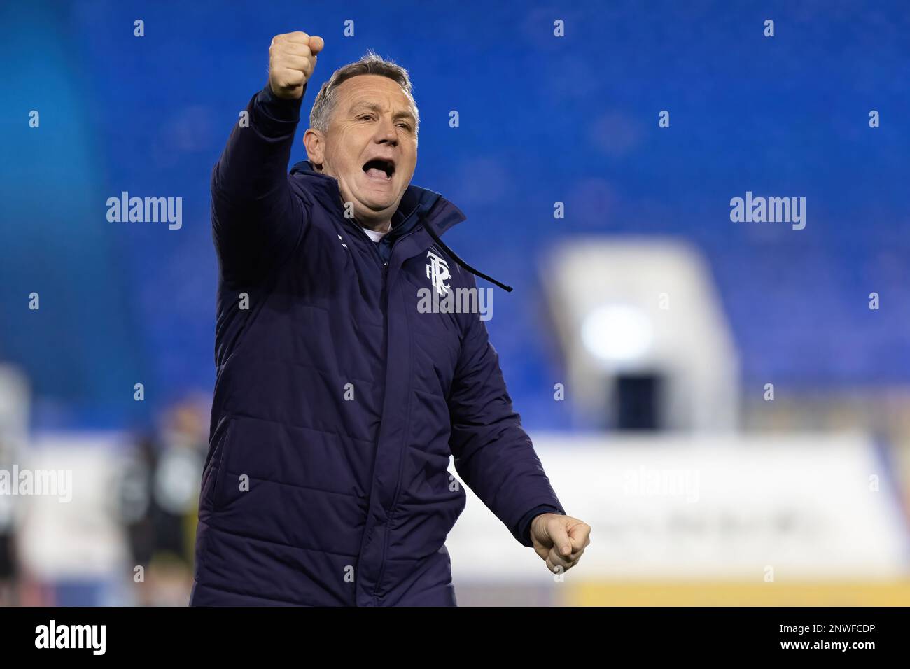 Birkenhead, Regno Unito, 28th febbraio 2023, Mickey Mellon manager di Tranmere Rovers celebra la vittoria con i fan di casa dopo la partita della Sky Bet League 2 Tranmere Rovers vs Crawley Town a Prenton Park, Birkenhead, Regno Unito, 28th febbraio 2023 (Foto di Phil Bryan/Alamy Live News) Foto Stock