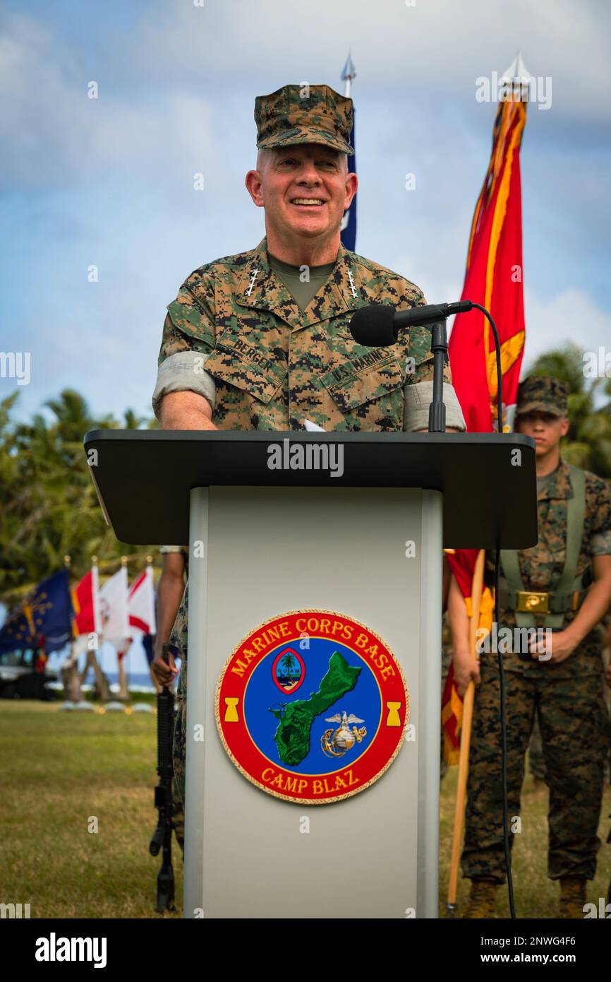 Il generale David H. Berger, il 38th° Comandante del corpo Marino, esprime le sue osservazioni durante la base del corpo Marino Camp Blaz Riattivazione e Naming Ceremony ad Asan Beach, National Historical Park, Asan, Guam, il 26 gennaio, 2023. La cerimonia ha riconosciuto ufficialmente l'attivazione e la denominazione di Naval Support Activity, MCB Camp Blaz dopo la disattivazione di Marine Barracks Guam il 10 novembre 1992. MCB Camp Blaz è stato attivato amministrativamente il 1 ottobre 2020. È la prima base di recente costruzione per il corpo Marino dal 1952 e servirà come simbolo duraturo della continua collaborazione tra il ma Foto Stock