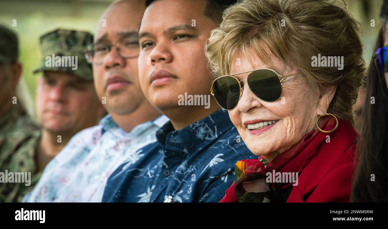 STATI UNITI Congressswoman Madeleine Z. Bordallo, il delegato di Guam degli Stati Uniti House of Representatives, ascolta le osservazioni durante la cerimonia di riattivazione e denominazione del campo base del corpo dei Marine Camp Blaz a Asan Beach, National Historical Park, Asan, Guam, il 26 gennaio, 2023. La cerimonia ha riconosciuto ufficialmente l'attivazione e la denominazione di Naval Support Activity, MCB Camp Blaz dopo la disattivazione di Marine Barracks Guam il 10 novembre 1992. MCB Camp Blaz è stato attivato amministrativamente il 1 ottobre 2020. E 'la prima base di recente costruzione per il corpo Marino dal 1952 e servirà come un simbolo durevole del Foto Stock