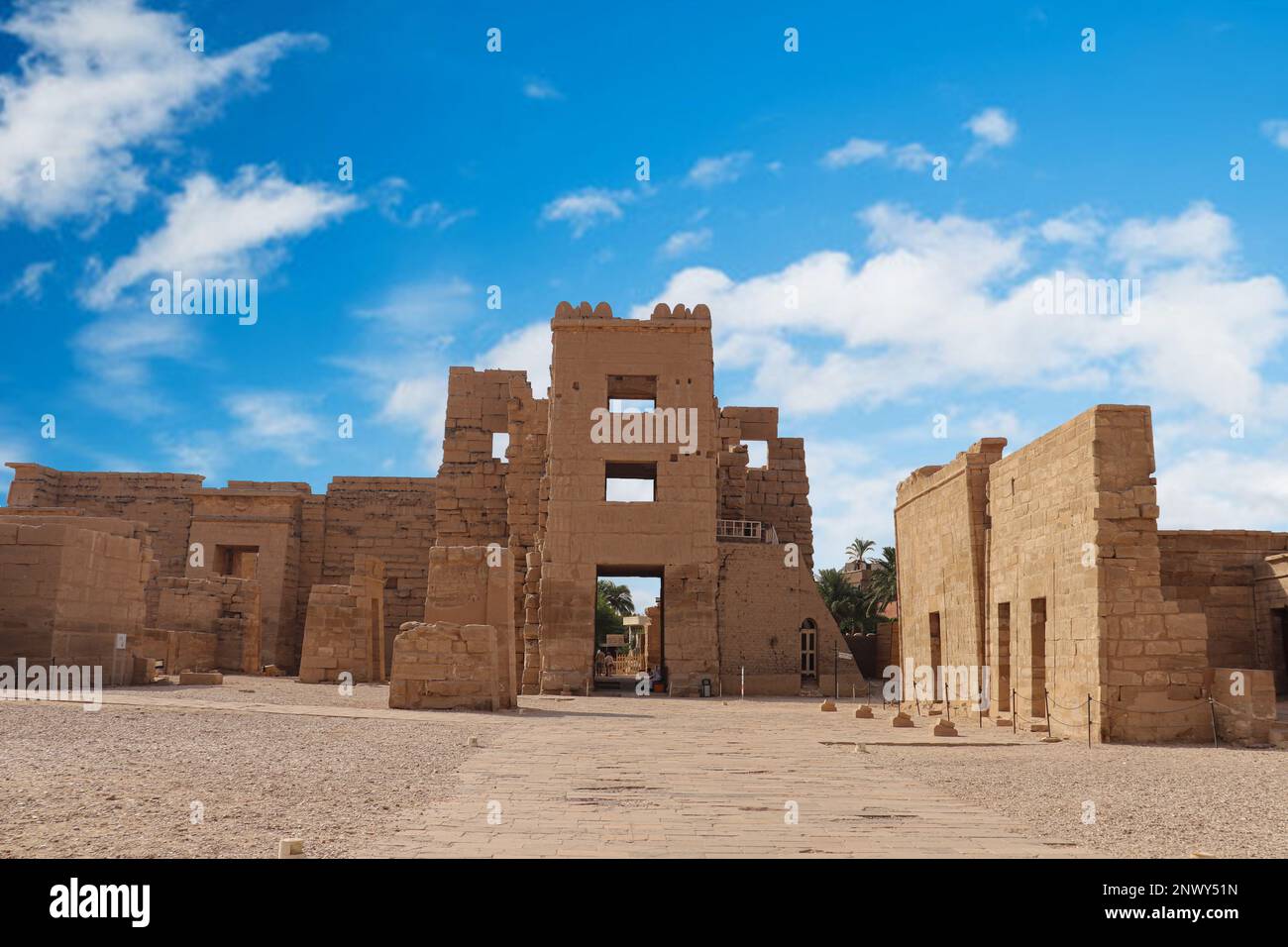 Tempio commemorativo di Ramses III (Medinet Habu) sulla riva occidentale di Luxor, Egitto Foto Stock