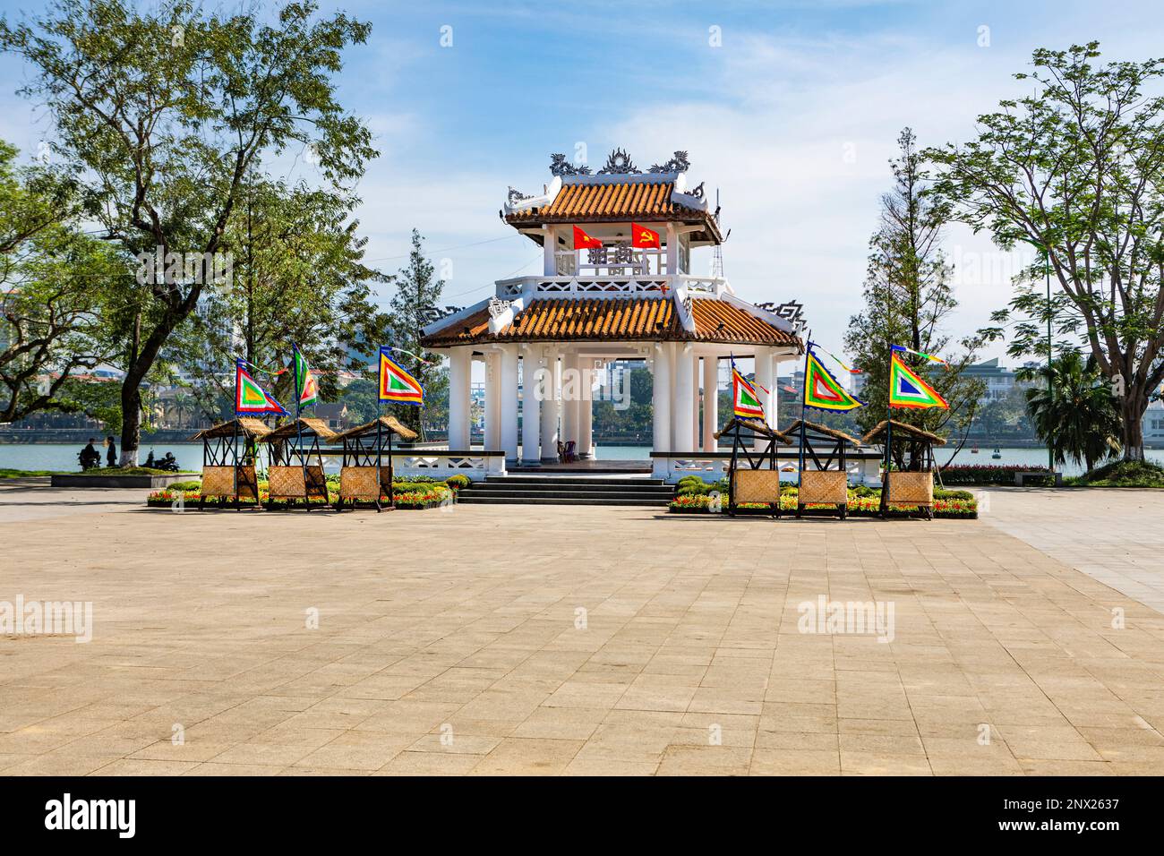 La Casa Comunale d'Argento sulle rive del fiume profumo, Hue, Vietnam. Foto Stock