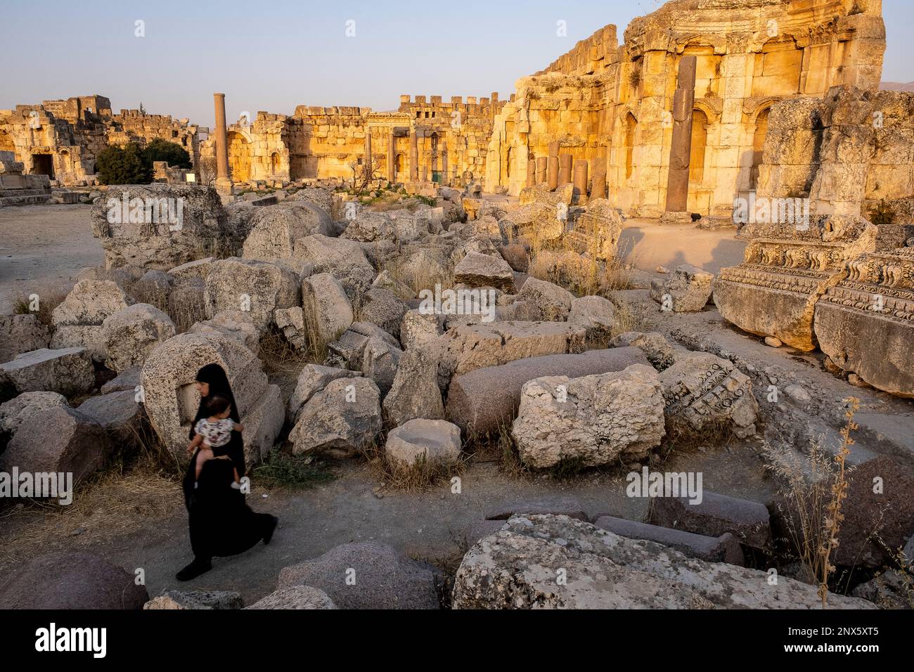 Grande cortile del tempio di Giove, Beqaa Valley, Baalbeck, Libano Foto Stock