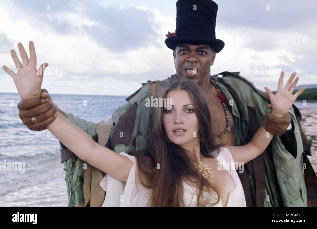 LIVE AND LET DIE 1973 United Artists film con Jane Seymour e Geoffrey Hodder Foto Stock