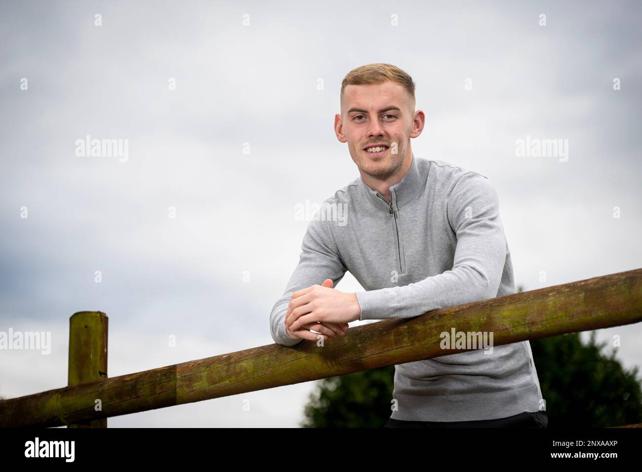 La città di Bristol e il calciatore della Repubblica d'Irlanda Mark Sykes nella sua casa vicino Bristol. Foto Stock