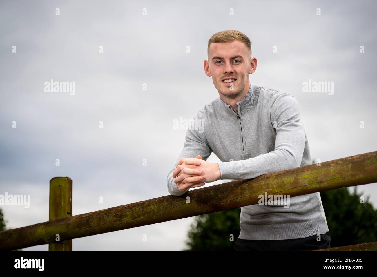 La città di Bristol e il calciatore della Repubblica d'Irlanda Mark Sykes nella sua casa vicino Bristol. Foto Stock