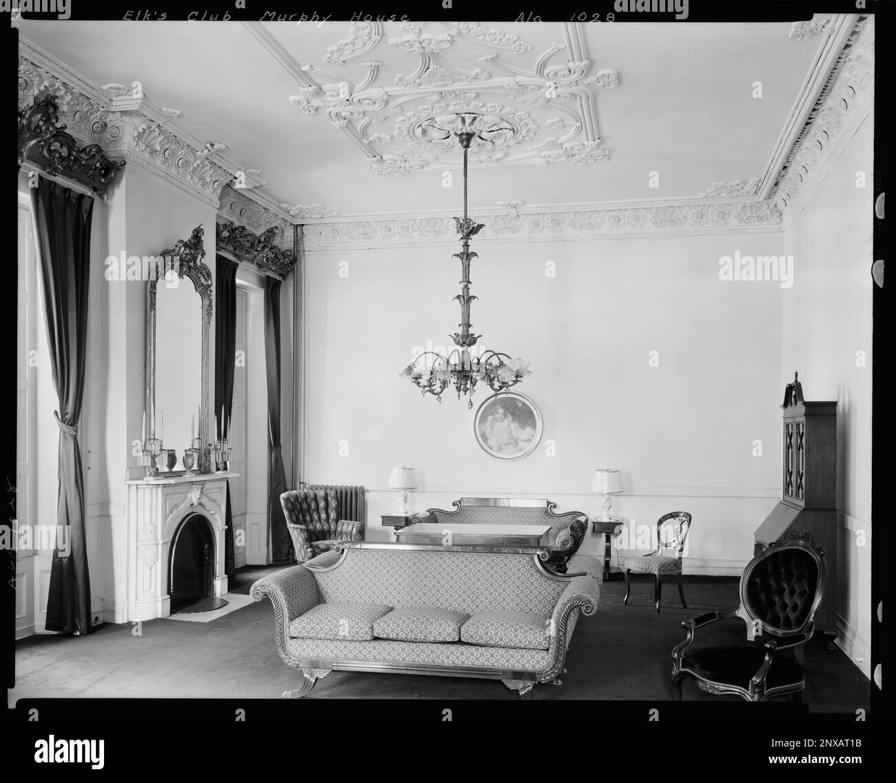 Murphy House, Bibb St., Montgomery, Montgomery County, Alabama. Carnegie Survey of the Architecture of the South. Stati Uniti, Alabama, Contea di Montgomery, Montgomery, illuminazione, Specchi, mobili per sedersi, interni. Foto Stock