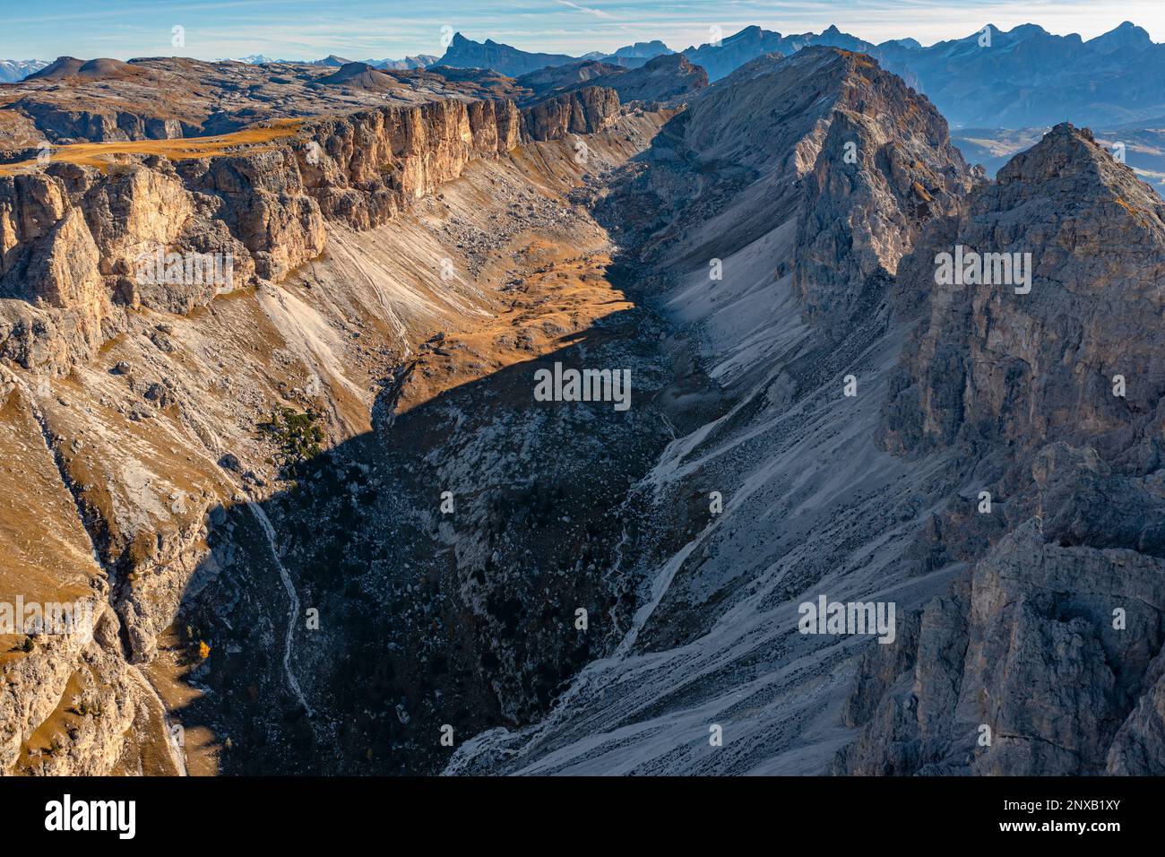 Salendo dalla zona escursionistica di Kleine Circuitze. Selva di Val Gardena BZ, Italia Foto Stock