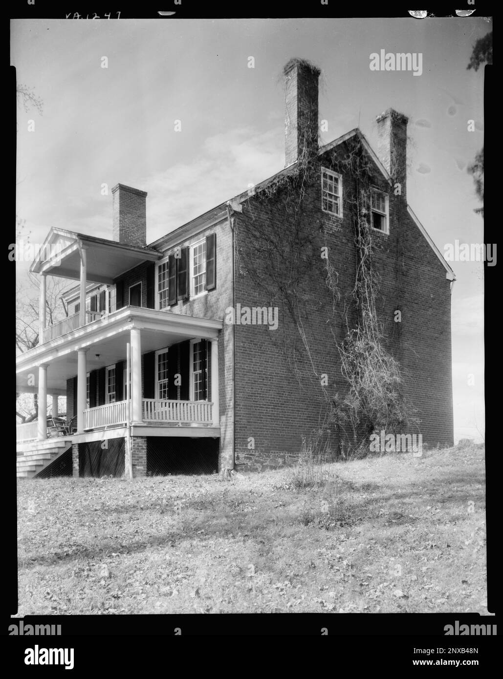 Oglesby, Contea di Albemarle, Virginia. Carnegie Survey of the Architecture of the South. Stati Uniti Virginia Contea di Albemarle, Porches, Chimneys, Houses. Foto Stock