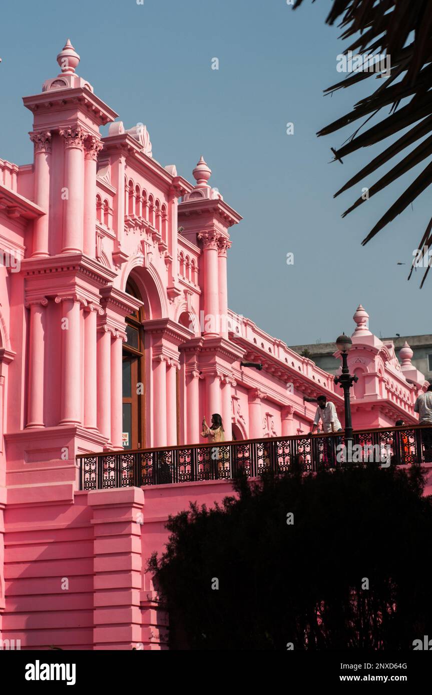 Il più grande edificio storico di Dhaka, Bangladesh, è conosciuto come "Ahsan Manzil" Foto Stock