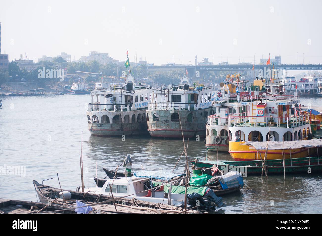 Il più grande edificio storico di Dhaka, Bangladesh, è conosciuto come "Ahsan Manzil" Foto Stock