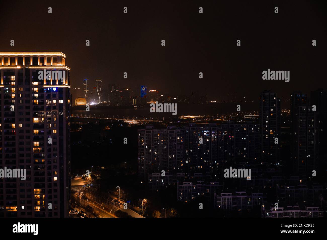 Splendida vista notturna di Hangzhou Foto Stock