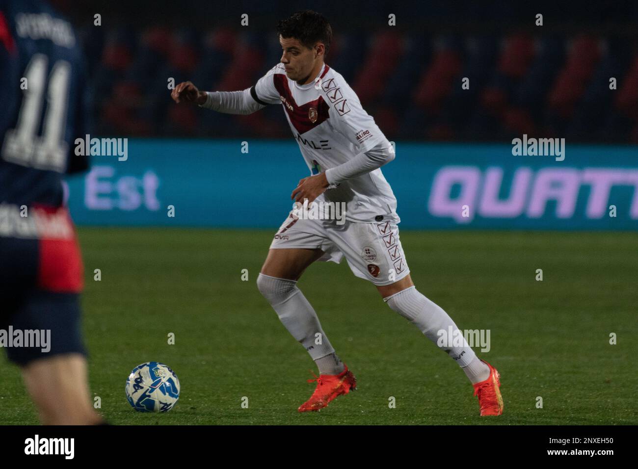 Stadio San Vito - Gigi Marulla, Cosenza, Italia, 28 febbraio 2023, Pierozzi Niccolo Reggina porta la palla durante Cosenza Calcio vs Reggina 1914 Foto Stock