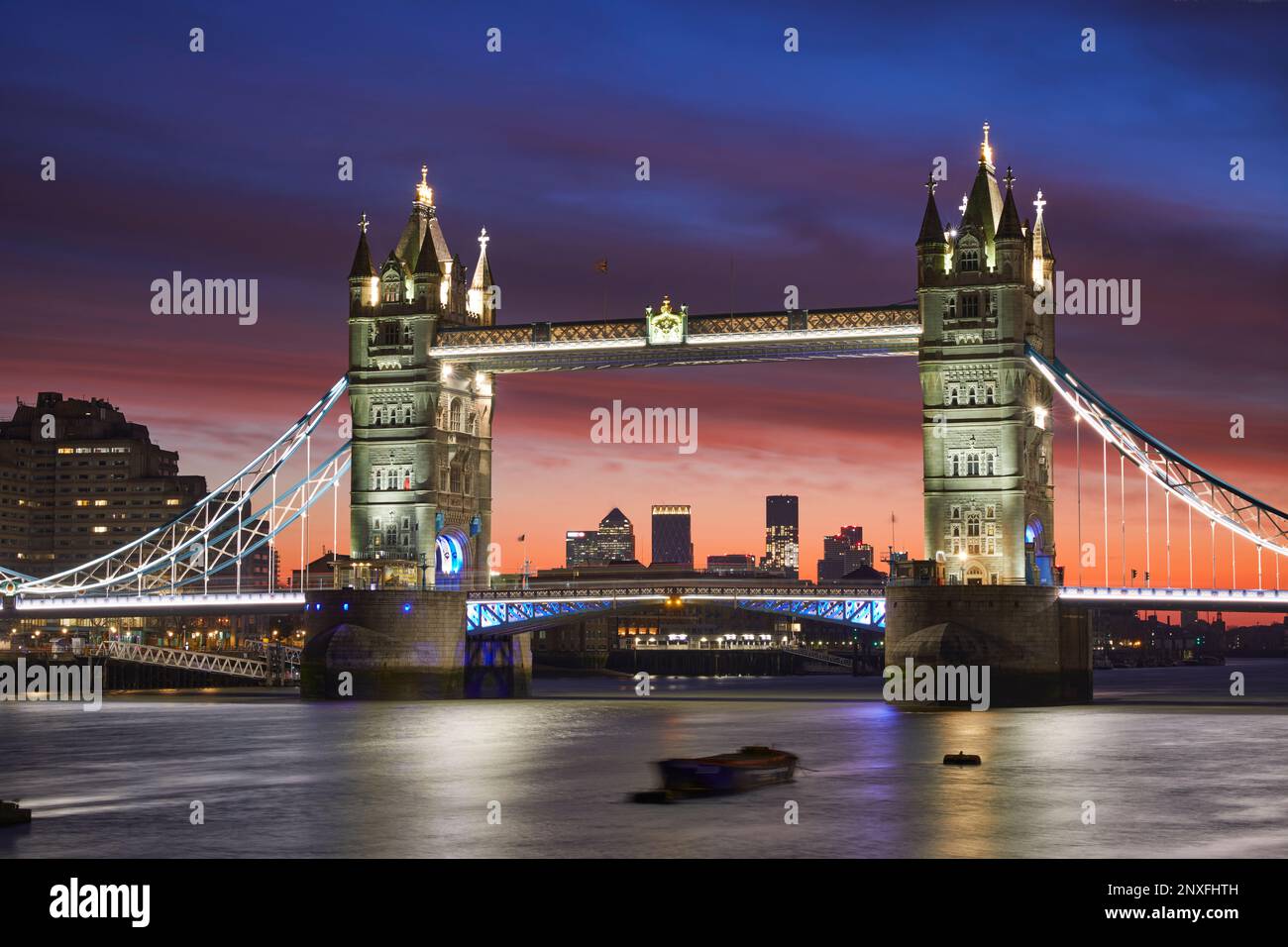 Sunrise Over Tower Bridge, Londra, Inghilterra, GB Foto Stock