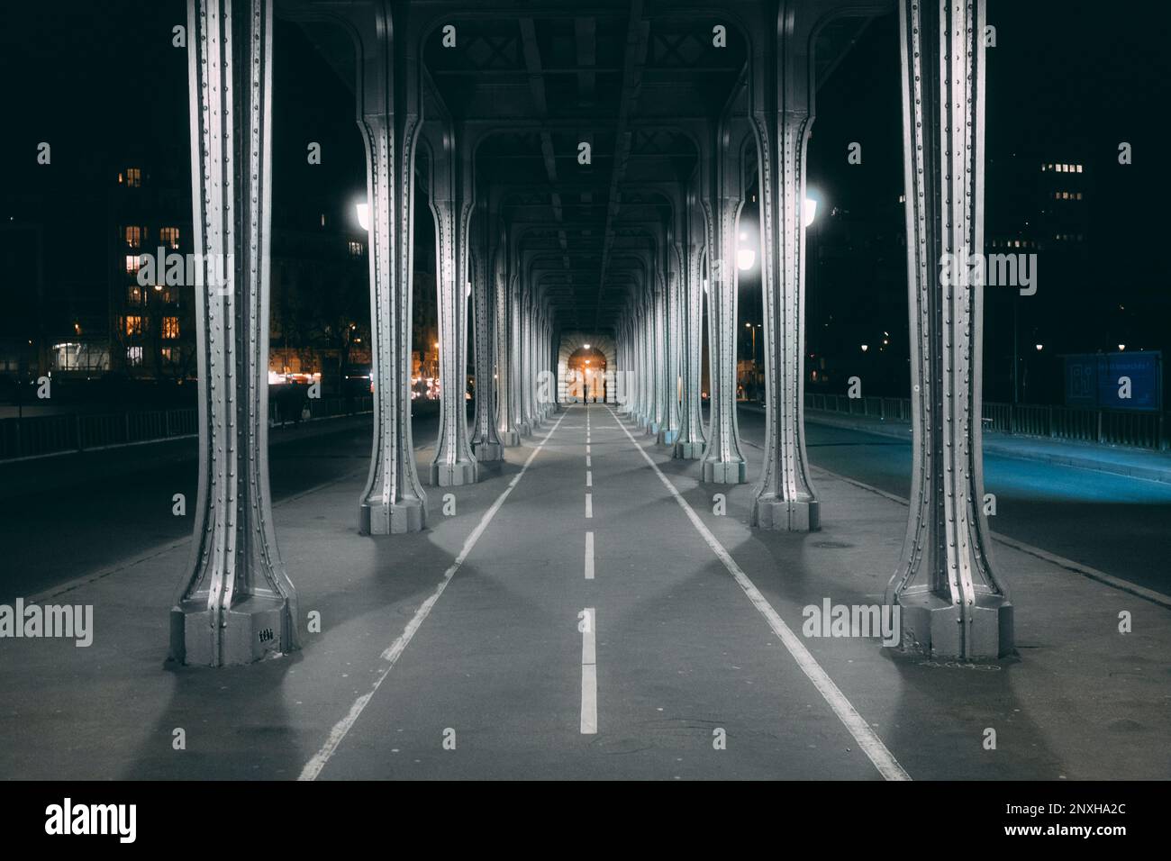 Parigi, 08.02.23: Ponte Pont de Bir Hakeim. Foto Stock