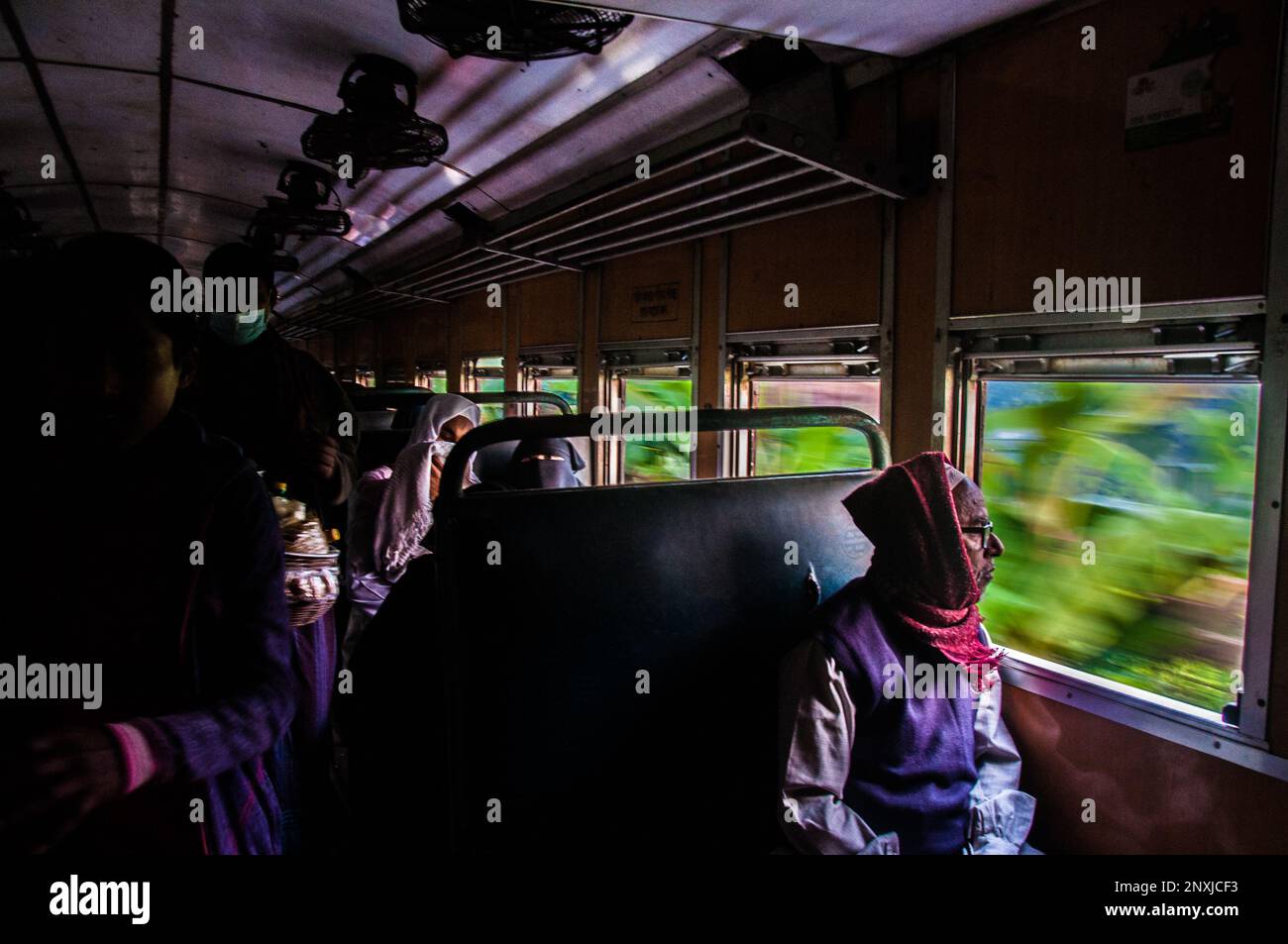 Un viaggio in treno in Bangladesh. Foto Stock