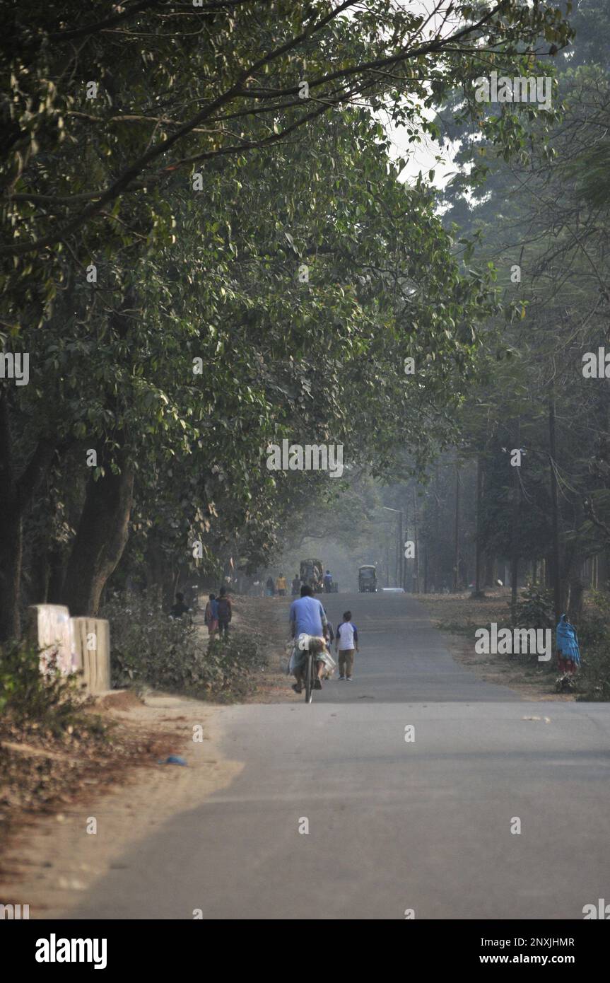 Foto di strada della città di Dhaka. Un certo terreno fatto negozio di scultura è qui. Foto Stock