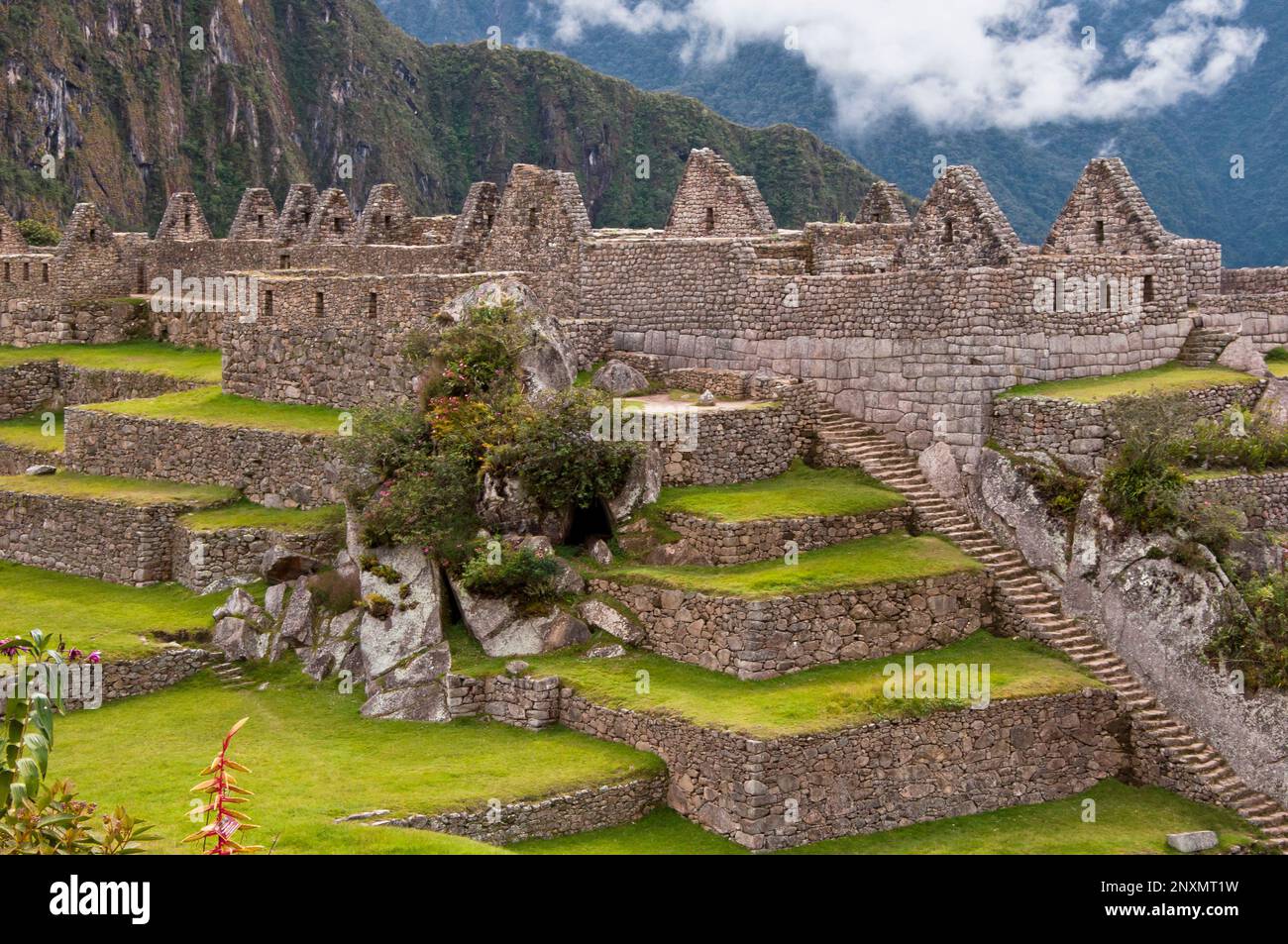 Machu Picchu e terrazze agricole, rovine della città sacra Inca, città perduta di Inkas, cusco, perù. Foto Stock