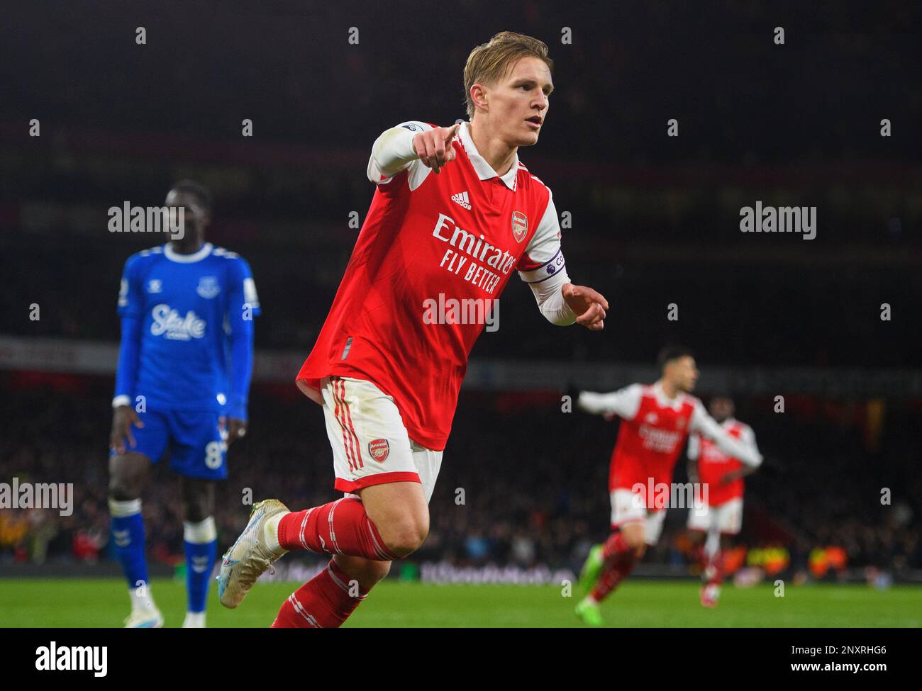 Londra, Regno Unito. 01st Mar, 2023. Martin Odegaard dell'Arsenal celebra il suo obiettivo durante la partita della Premier League all'Emirates Stadium, Londra. Credit: Notizie dal vivo di Mark Pain/Alamy Foto Stock