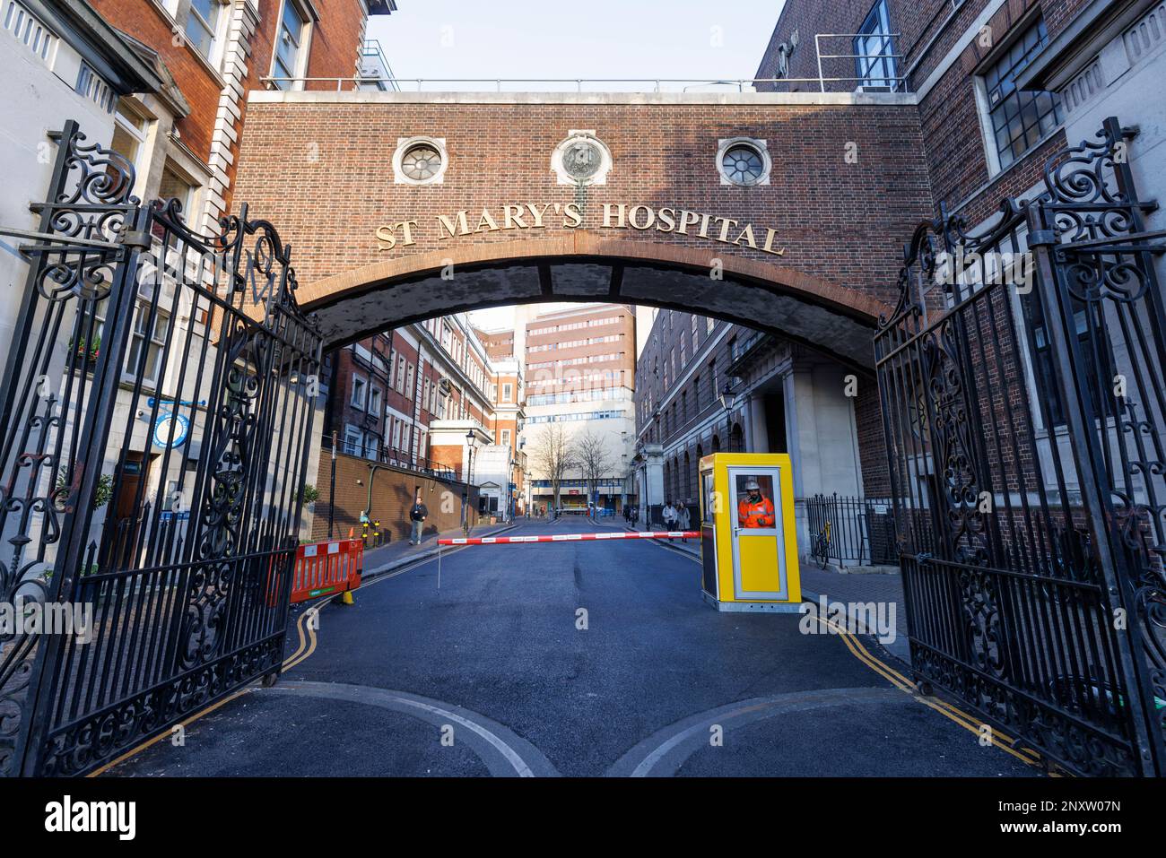 Una vista generale (GV) del St Mary’s Hospital di Paddington, Londra. Foto scattata il 6th febbraio 2023. © Belinda Jiao jiao.bilin@gmail.com 0759893125 Foto Stock