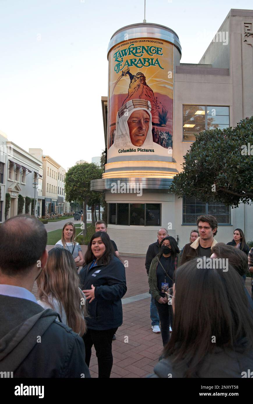 Un gruppo guidato in un tour dei Sony Pictures Studios a Culver City, California Foto Stock