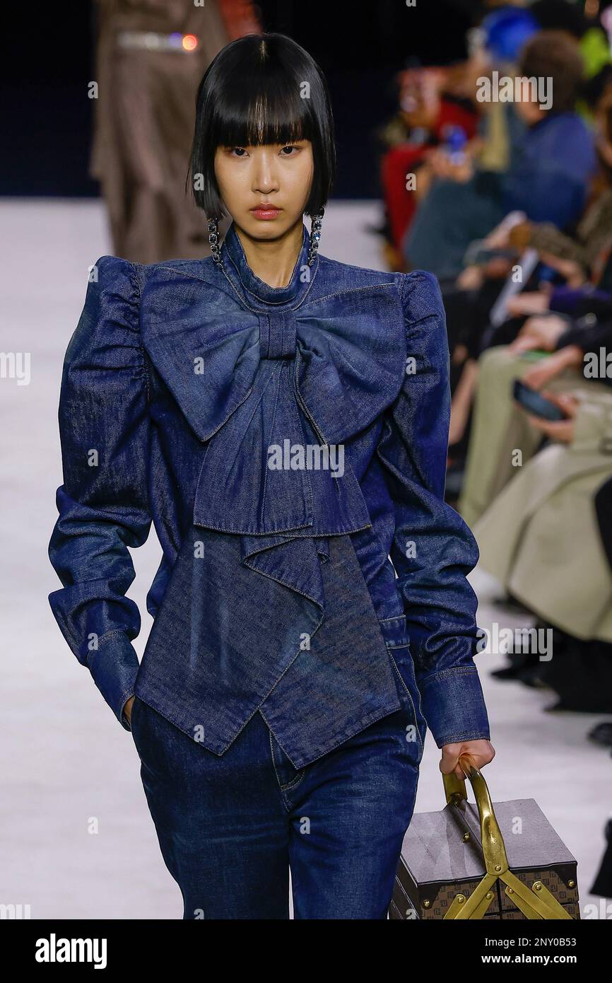 Parigi, Francia. 01st Mar, 2023. BALMAIN pista Autunno-Inverno 2023-2024 durante la settimana della moda di Parigi il 2023 marzo - Parigi; Francia 01/03/2023 Credit: dpa/Alamy Live News Foto Stock