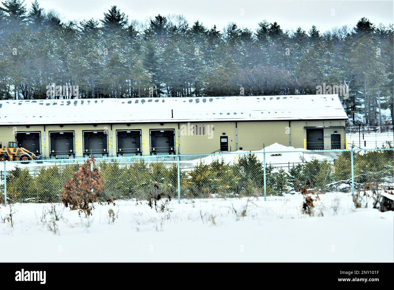Il nuovo, recentemente costruito $7,03 milioni di spedizione, ricezione e spedizione postale impianto è mostrato 27 gennaio 2023, a Fort McCoy, Wisconsin. La struttura è stata aperta e utilizzata nel 2022. Il contratto per il progetto richiedeva la costruzione di un edificio in metallo pre-ingegnerizzato che ha una superficie stimata di 19.500 piedi quadrati. Progetti come questo si allineano con gli obiettivi di pianificazione strategica a lungo raggio di Fort McCoy, tra cui sostenere e modernizzare il cantonment di Fort McCoy, che comprendono mobilità complessa e strategica, sicurezza fisica, qualità della vita, e dell'infrastruttura informatica. Questo progetto è mana Foto Stock
