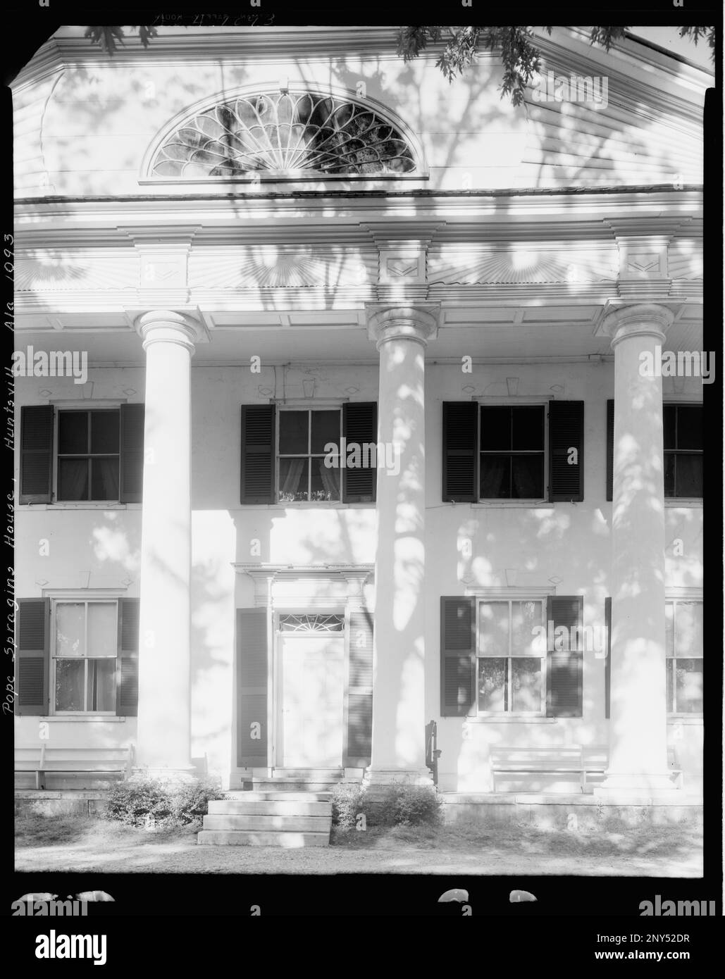 Col. Leroy Pope House, Huntsville, Madison County, Alabama. Carnegie Survey of the Architecture of the South. Stati Uniti, Alabama, Madison County, Huntsville, Columns, Luci a ventaglio. Foto Stock