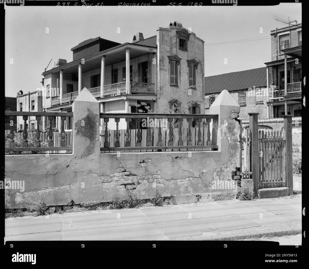 East Bay, Upper End, Charleston, Charleston County, South Carolina. Carnegie Survey of the Architecture of the South. Stati Uniti South Carolina Charleston County Charleston, industria del mattone, edifici, recinzioni, cancelli. Foto Stock