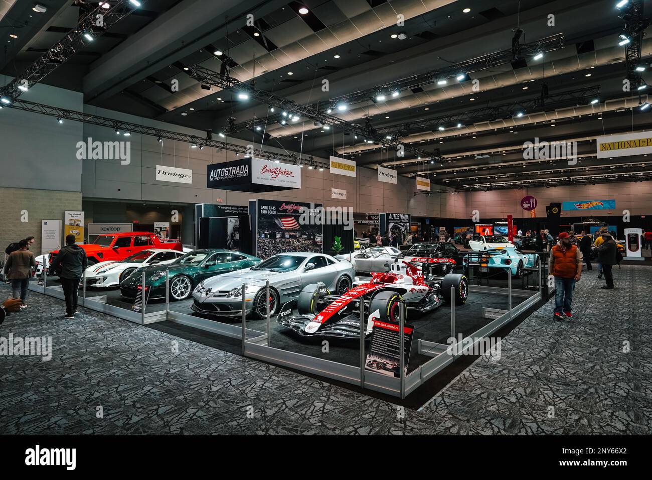 Sezione di auto di lusso e super car di un auto show Foto Stock