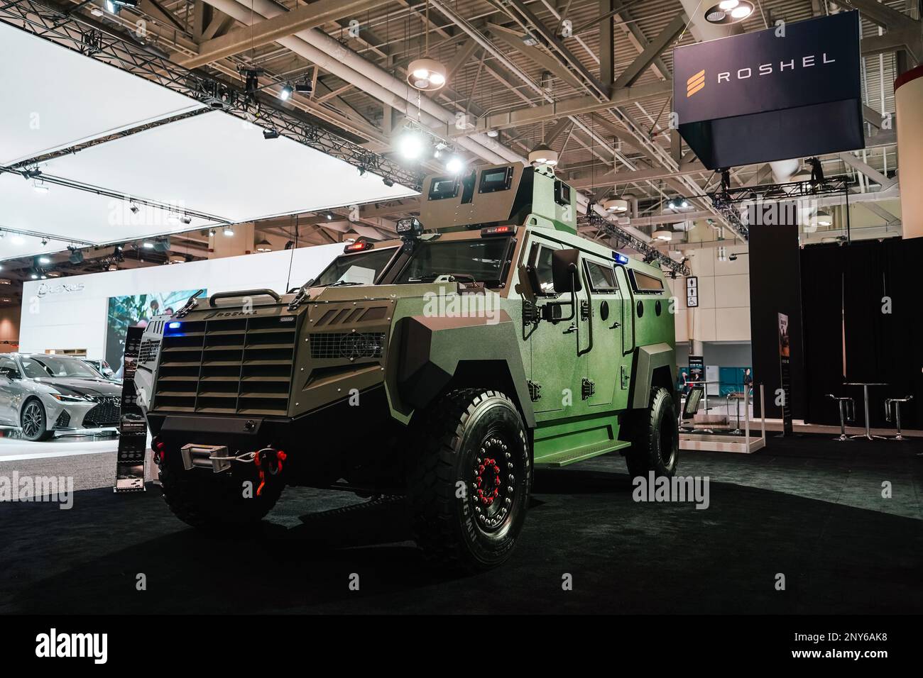 Roshel, un veicolo blindato inviato in Ucraina come regalo dal Canada Foto Stock
