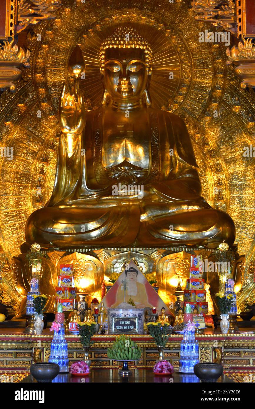 Buddha Main Hall Phap Chu, Tempio, Chua Bai Dinh, Vietnam Foto Stock