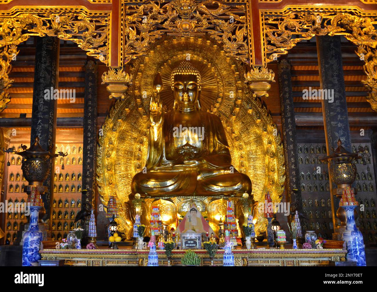 Buddha Main Hall Phap Chu, Tempio, Chua Bai Dinh, Vietnam Foto Stock