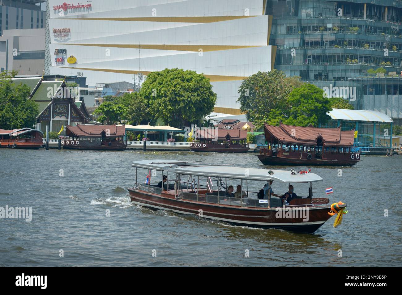 Traghetto Chao Phraya fiume Bangkok Thailandia Foto Stock