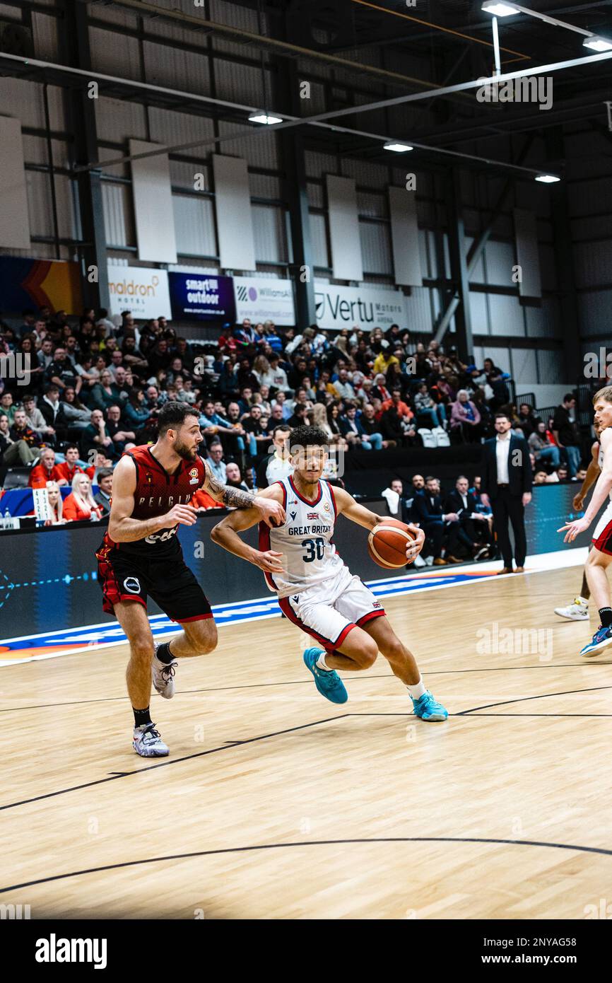 GB Mens Basketball team perde in Belgio 59- 88 in un qualificazione FIBA World Cup alla Newcastle Vertu Arena il 24 febbraio 2023. Quinn Ellis con la palla. copyright caroljmoir/Alamy Foto Stock