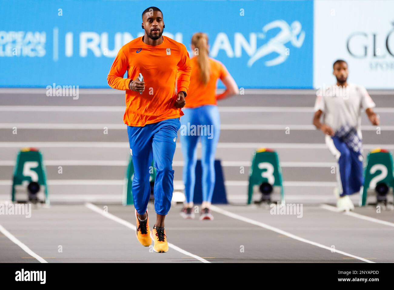 Istanbul, Turchia. 02nd Mar, 2023. ISTANBUL, TURCHIA - 2 MARZO: Isayah Boers of the Netherlands durante una sessione di formazione in vista dei Campionati europei di atletica indoor all'Atakoy Athletics Arena il 2 marzo 2023 a Istanbul, Turchia (Foto di Nikola Krstic/BSR Agency) Credit: BSR Agency/Alamy Live News Foto Stock