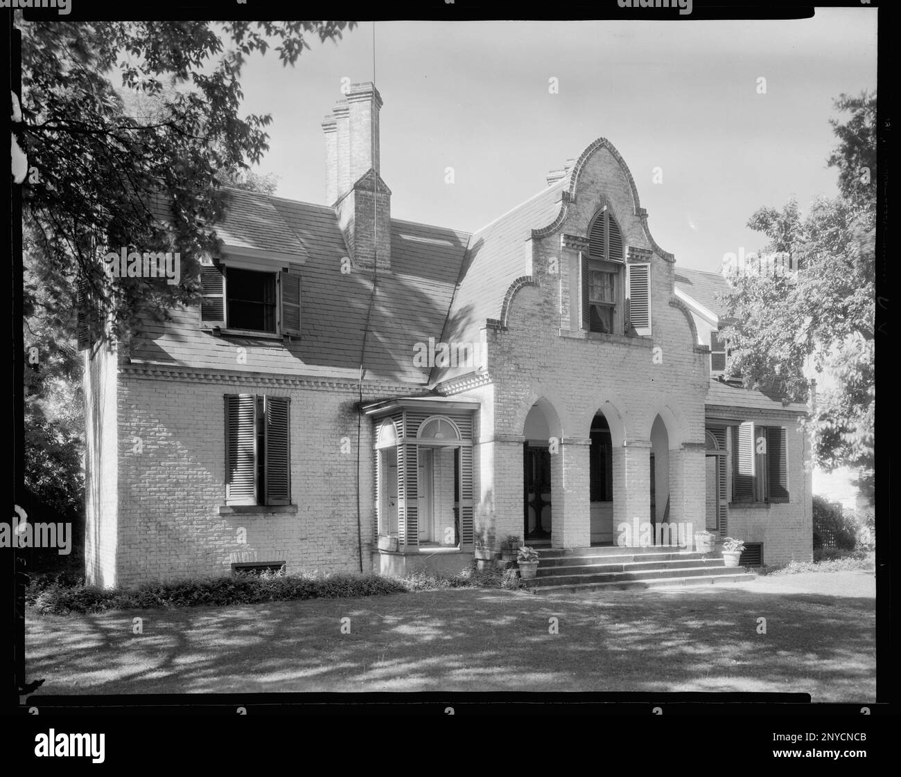 Bremo Recess, Fork Union vic., Fluvanna County, Virginia. Carnegie Survey of the Architecture of the South. Stati Uniti Virginia Fluvanna County Fork Union vic, Gables, Arches, Windows, Houses, Muratura. Foto Stock