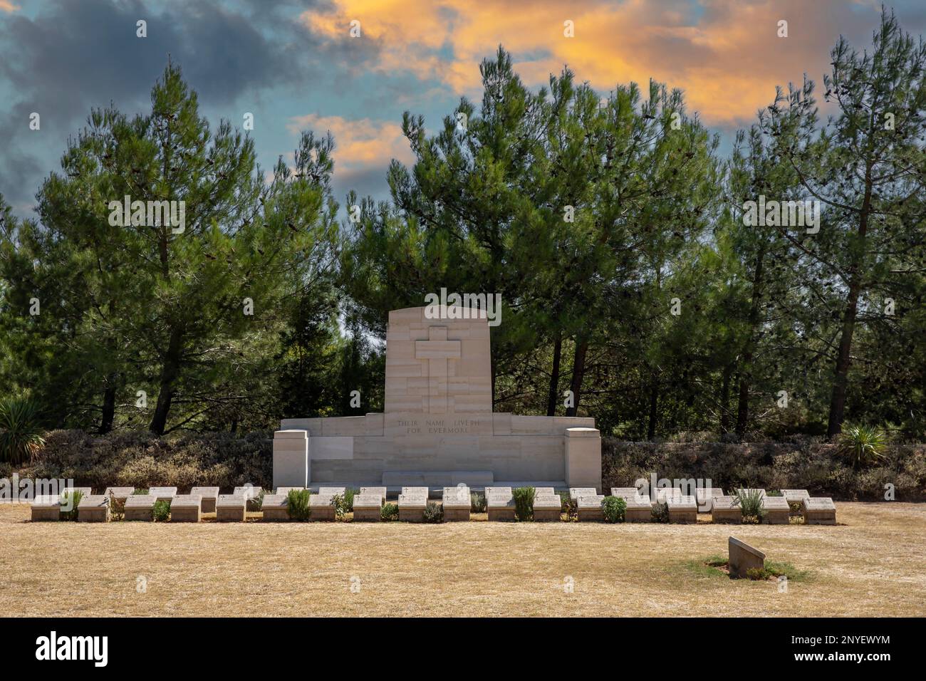 Gallipoli, Canakkale, Turchia - 26 settembre 2021: Monumento in memoria dei soldati Anzac che hanno perso la vita a Gallipoli, Canakkale, pino iconico Foto Stock
