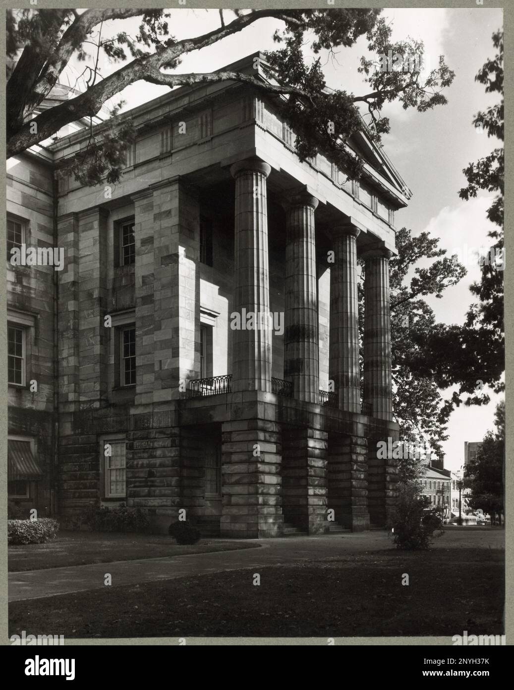 State Capitol, Raleigh, Wake County, North Carolina. Carnegie Survey of the Architecture of the South. Stati Uniti North Carolina Wake County Raleigh, Capitols, colonne, portici, Porches. Foto Stock