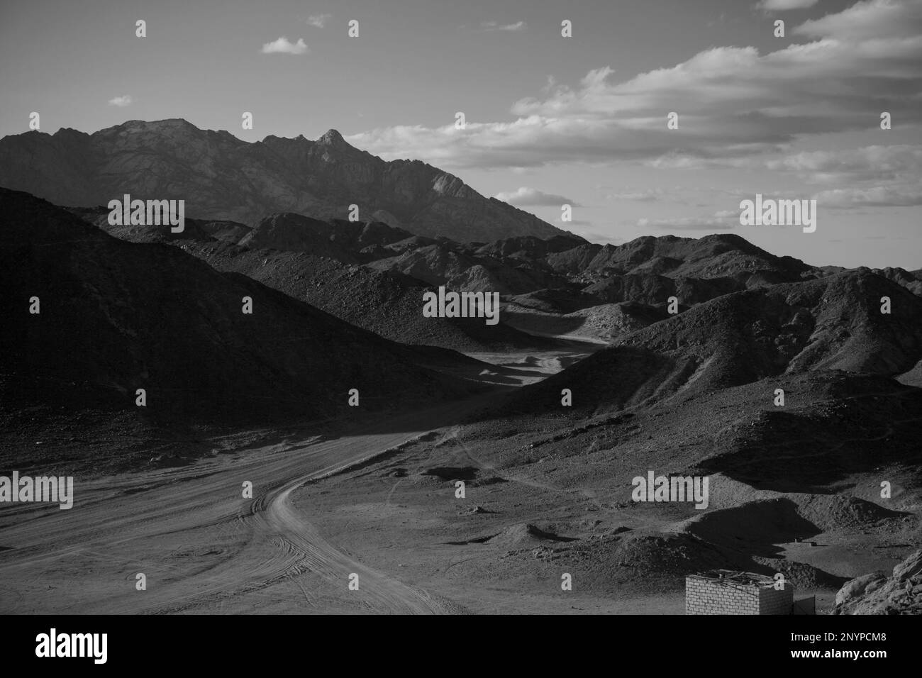 Bianco e nero - Montagne nel deserto orientale, Eggypt Foto Stock