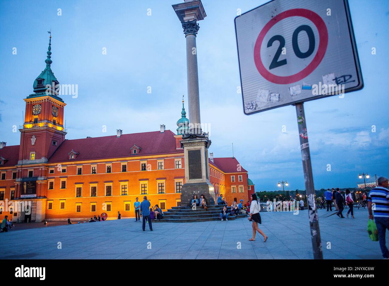 Plac Zamkowy Square, il Castello Reale e la colonna Zygmunt, Varsavia, Polonia Foto Stock