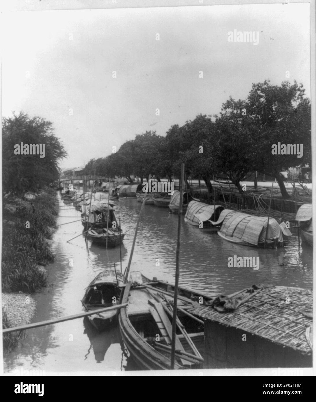 Trasporto. Thailand, Frank and Frances Carpenter Collection, Caption Card Tracings: Thailand Misc.; Transportation; Canals,.; Shelf. Foto Stock