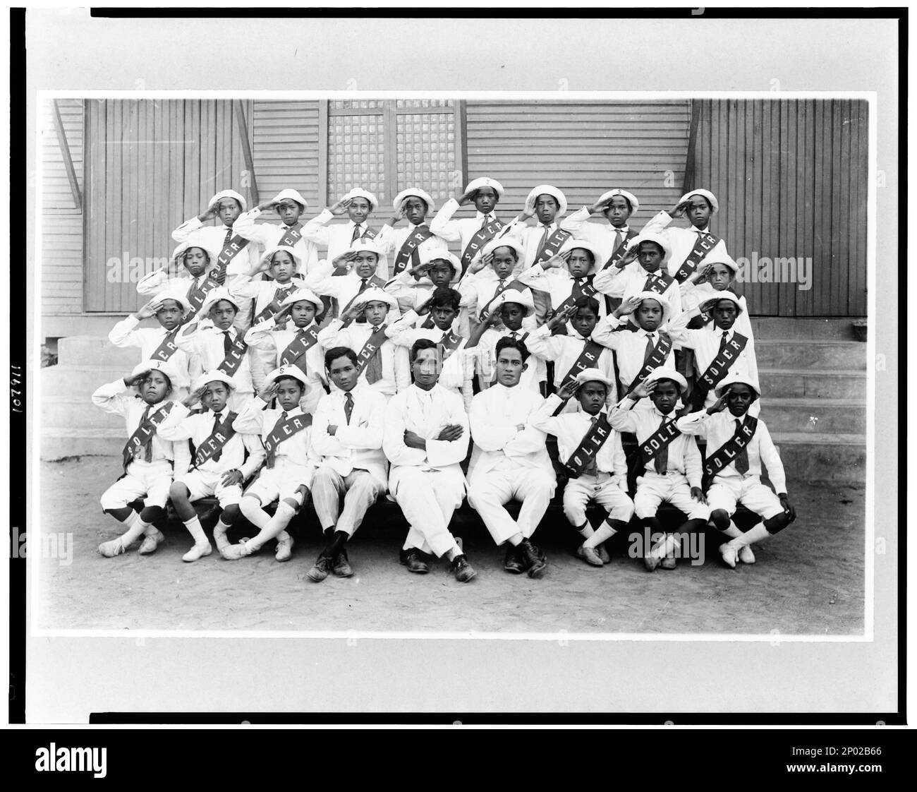 Track team, Manila, Isole Filippine. Frank and Frances Carpenter Collection, atletica leggera, Filippine, Manila, 1900-1930, Bambini, Sport, Filippine, Manila, 1900-1930. Foto Stock